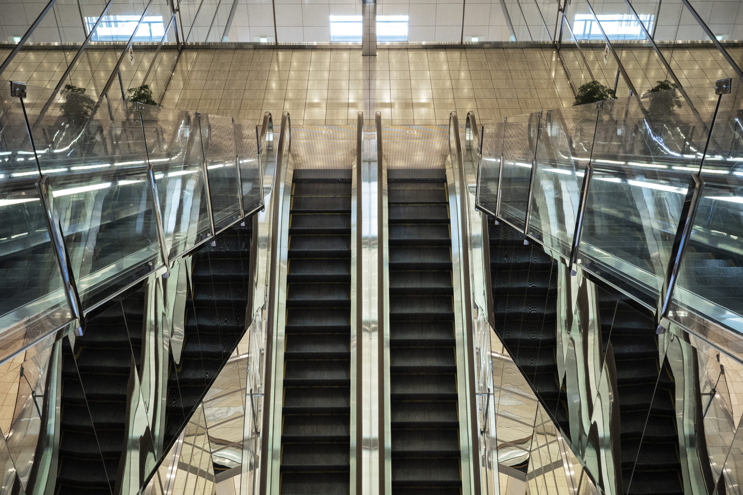 escalators-at-the-mall